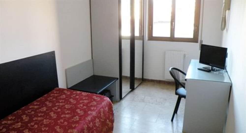 Hotel Virgilio ミラノ エクステリア 写真